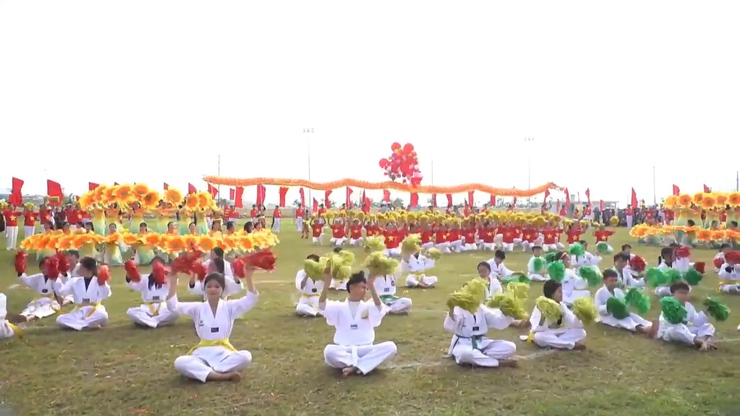 Tưng bừng khai mạc Đại hội Thể dục Thể thao xã Hương Sơn lần thứ I, năm 2025- Ảnh 18.