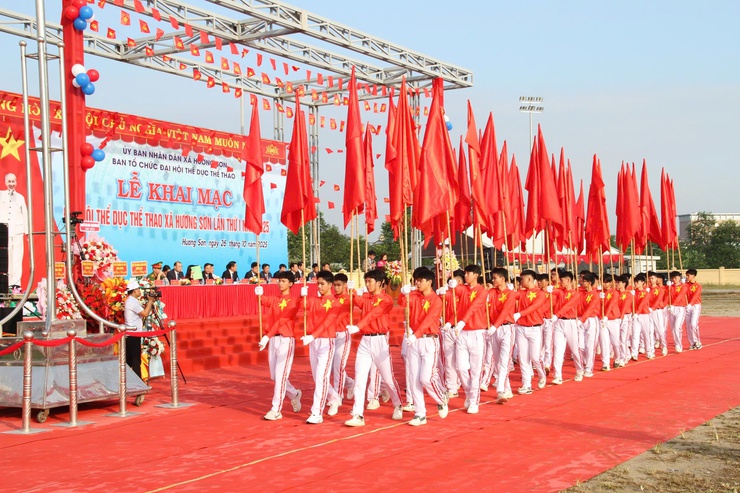 Tưng bừng khai mạc Đại hội Thể dục Thể thao xã Hương Sơn lần thứ I, năm 2025- Ảnh 5.