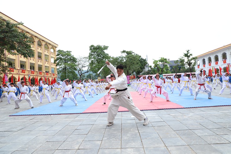 Tưng bừng khai mạc Đại hội Thể dục thể thao xã Yên Xuân lần thứ I, năm 2025- Ảnh 10.