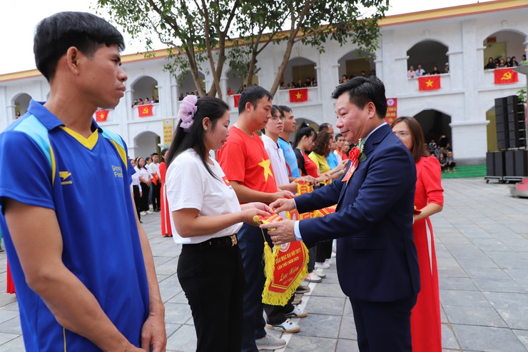 Tưng bừng khai mạc Đại hội Thể dục thể thao xã Yên Xuân lần thứ I, năm 2025- Ảnh 4.