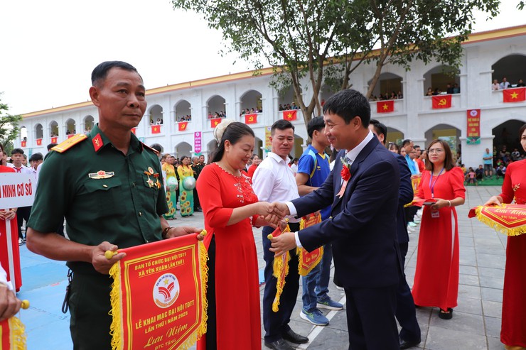 Tưng bừng khai mạc Đại hội Thể dục thể thao xã Yên Xuân lần thứ I, năm 2025- Ảnh 3.