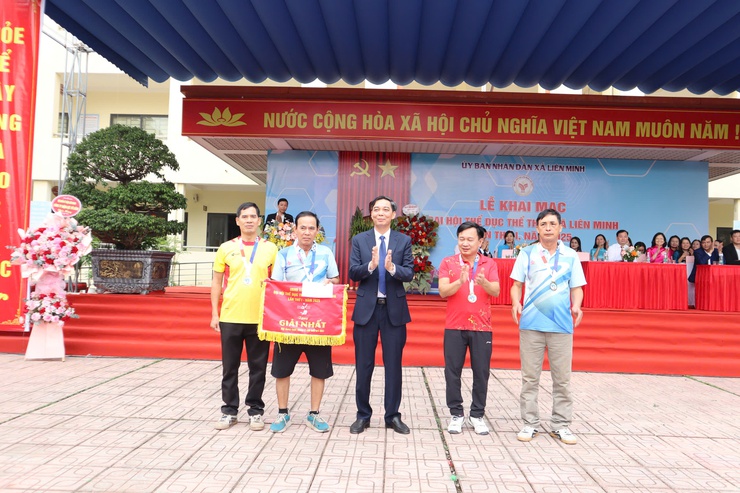 Đại hội Thể dục thể thao xã Liên Minh lần thứ I năm 2025 thành công tốt đẹp- Ảnh 8.