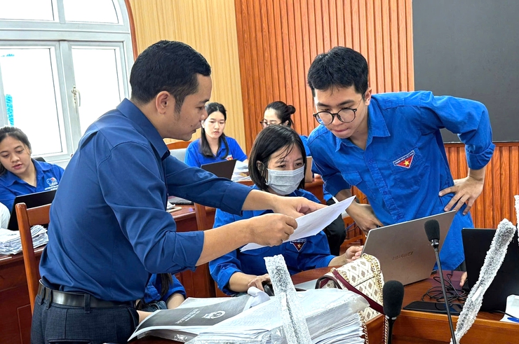 Xã Quang Minh quyết tâm về đích sớm chiến dịch "làm giàu, làm sạch" dữ liệu đất đai- Ảnh 4.