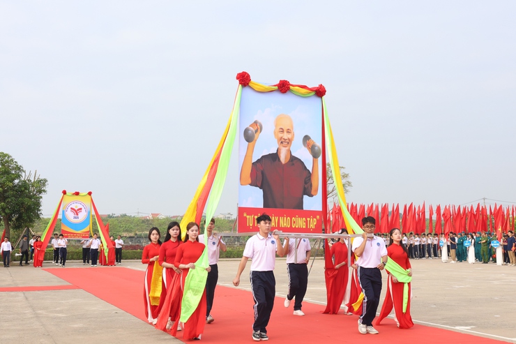 Xã Mê Linh khai mạc Đại hội Thể dục thể thao lần thứ I năm 2025- Ảnh 9.