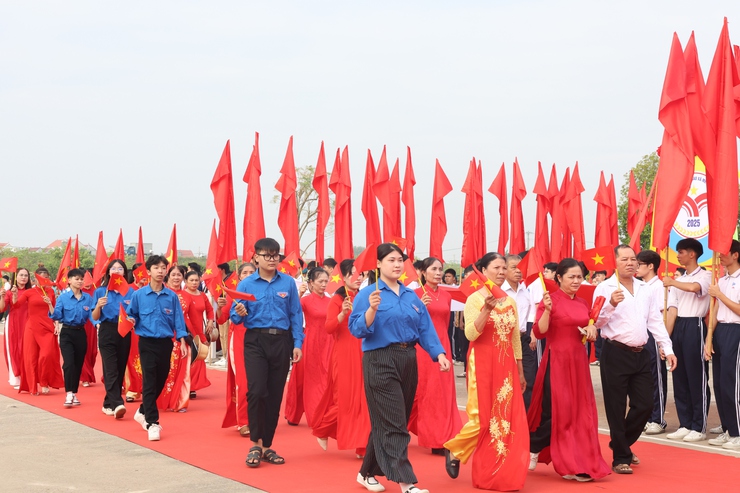 Xã Mê Linh khai mạc Đại hội Thể dục thể thao lần thứ I năm 2025- Ảnh 19.