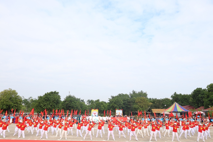 Xã Mê Linh khai mạc Đại hội Thể dục thể thao lần thứ I năm 2025- Ảnh 8.