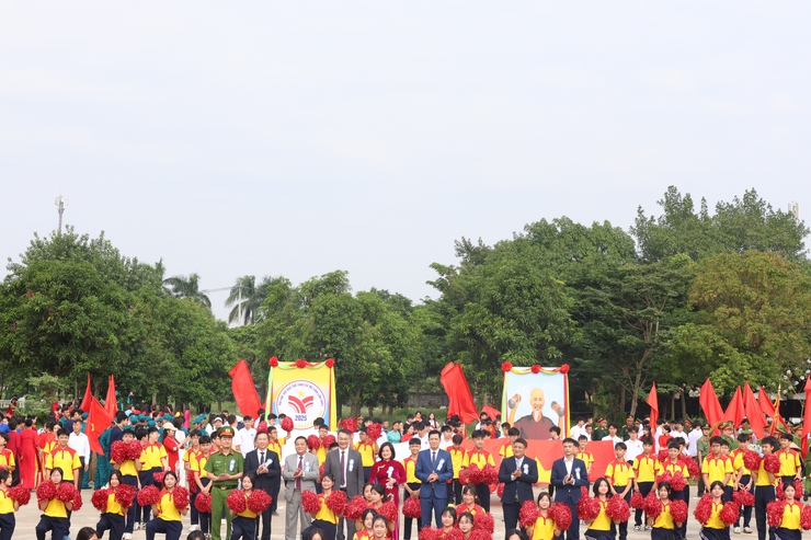 Xã Mê Linh khai mạc Đại hội Thể dục thể thao lần thứ I năm 2025- Ảnh 22.