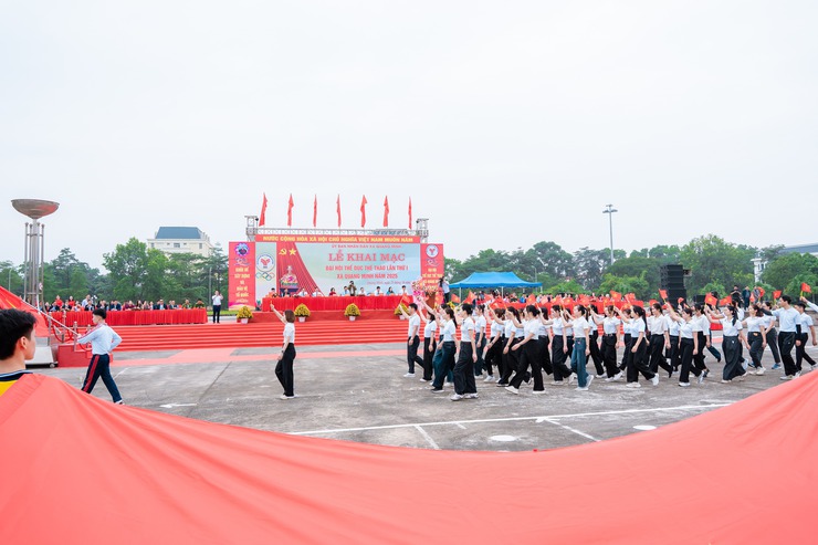 Những hình ảnh ấn tượng tại Lễ khai mạc Đại hội TDTT xã Quang Minh lần thứ I, năm 2025- Ảnh 68.