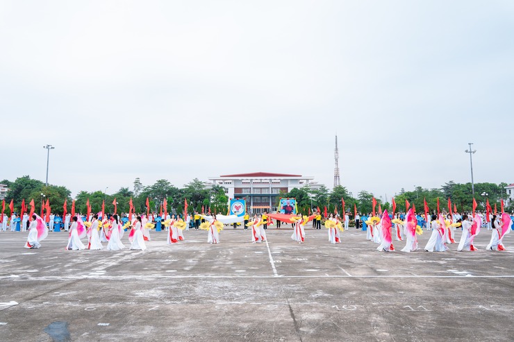 Những hình ảnh ấn tượng tại Lễ khai mạc Đại hội TDTT xã Quang Minh lần thứ I, năm 2025- Ảnh 92.