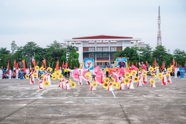 Những hình ảnh ấn tượng tại Lễ khai mạc Đại hội TDTT xã Quang Minh lần thứ I, năm 2025- Ảnh 93.