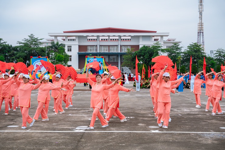 Những hình ảnh ấn tượng tại Lễ khai mạc Đại hội TDTT xã Quang Minh lần thứ I, năm 2025- Ảnh 113.