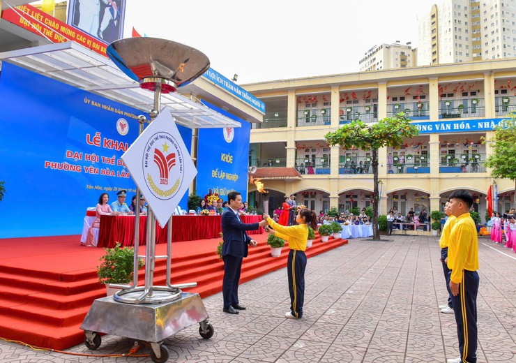 Khai mạc Đại hội Thể dục thể thao phường Yên Hòa lần thứ Nhất năm 2025- Ảnh 2.