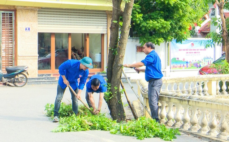 Đoàn Thanh niên xã Thượng Phúc ra quân ngày Chủ nhật xanh- Ảnh 4.