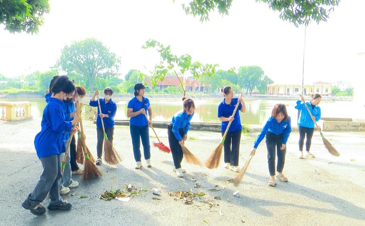 Đoàn Thanh niên xã Thượng Phúc ra quân ngày Chủ nhật xanh- Ảnh 7.