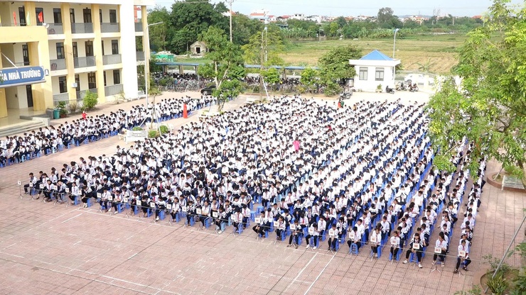 Công an xã Bình Minh tổ chức tổ chức tuyên truyền An toàn giao thông và phòng chống bạo lực học đường- Ảnh 3.