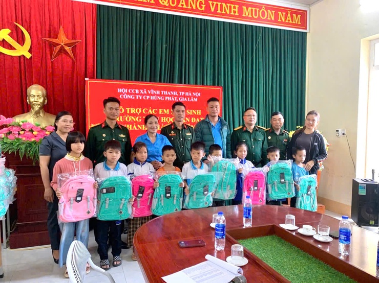 HỘI CỰU CHIẾN BINH XÃ VĨNH THANH VẬN ĐỘNG TRAO TẶNG 620 CẶP SÁCH CHO HỌC SINH VÙNG LŨ TỈNH THÁI NGUYÊN

- Ảnh 5.