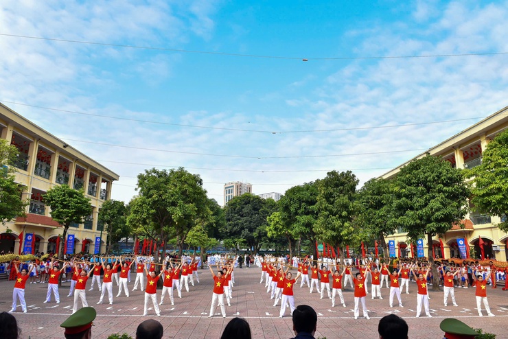 Khai mạc Đại hội Thể dục thể thao phường Yên Hòa lần thứ Nhất năm 2025- Ảnh 5.