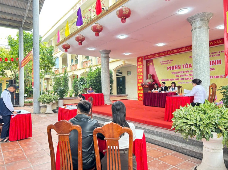 UBND Xã Dương Hoà tổ chức Phiên toà giả định tuyên truyền pháp luật về phòng, chống “Mua, bán trái phép chất ma tuý”- Ảnh 11.