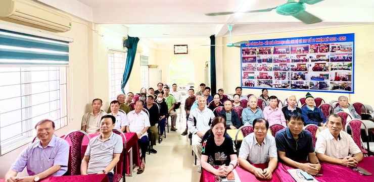 Phường Việt Hưng tổ chức Hội nghị quán triệt, triển khai Nghị quyết Đại hội Đảng bộ phường lần thứ I và 04 Chương trình công tác toàn khóa.- Ảnh 7.