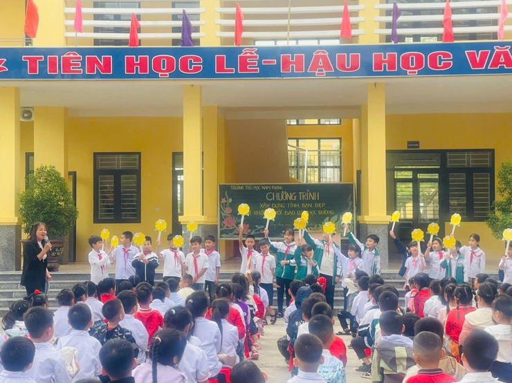Liên đội Trường Tiểu học Nam Phong tổ chức chương trình“Xây dựng tình bạn đẹp, nói không với bạo lực học đường”

- Ảnh 1.
