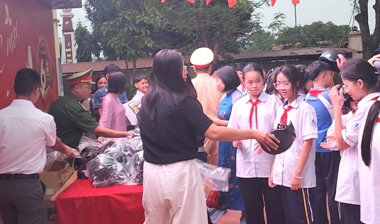 Xã Nội Bài tổ chức tuyên truyền an toàn giao thông trong trường học- Ảnh 16.