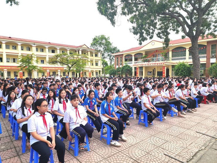 Xã Nội Bài tổ chức tuyên truyền an toàn giao thông trong trường học- Ảnh 8.