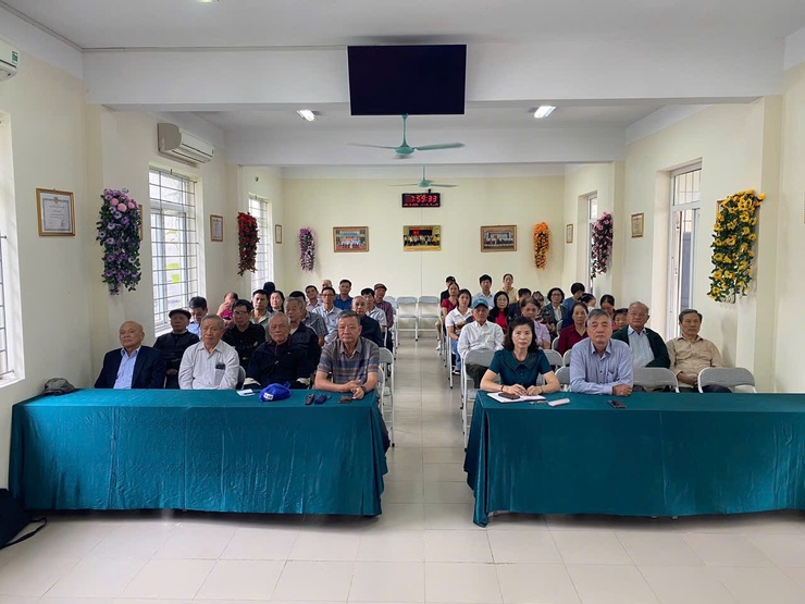 Phường Việt Hưng tổ chức Hội nghị quán triệt, triển khai Nghị quyết Đại hội Đảng bộ phường lần thứ I và 04 Chương trình công tác toàn khóa.- Ảnh 5.