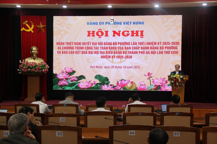 Phường Việt Hưng tổ chức Hội nghị quán triệt, triển khai Nghị quyết Đại hội Đảng bộ phường lần thứ I và 04 Chương trình công tác toàn khóa.- Ảnh 3.