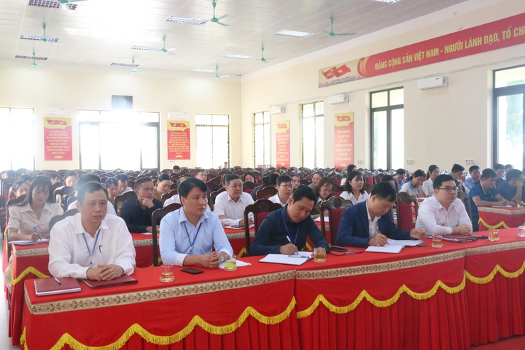 HỘI NGHỊ GIAO BAN THƯỜNG TRỰC ĐẢNG ỦY VỚI BÍ THƯ CHI, ĐẢNG BỘ TRỰC THUỘC TRÊN ĐỊA BÀN- Ảnh 3.