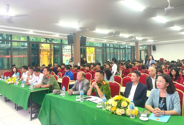 HỘI PHỤ NỮ XÃ VĨNH THANH PHỐI HỢP ĐOÀN THANH NIÊN TỔ CHỨC HỘI NGHỊ TUYÊN TRUYỀN PHÒNG, CHỐNG BẠO LỰC HỌC ĐƯỜNG, MA TÚY, XÂM HẠI PHỤ NỮ VÀ TRẺ EM- Ảnh 2.