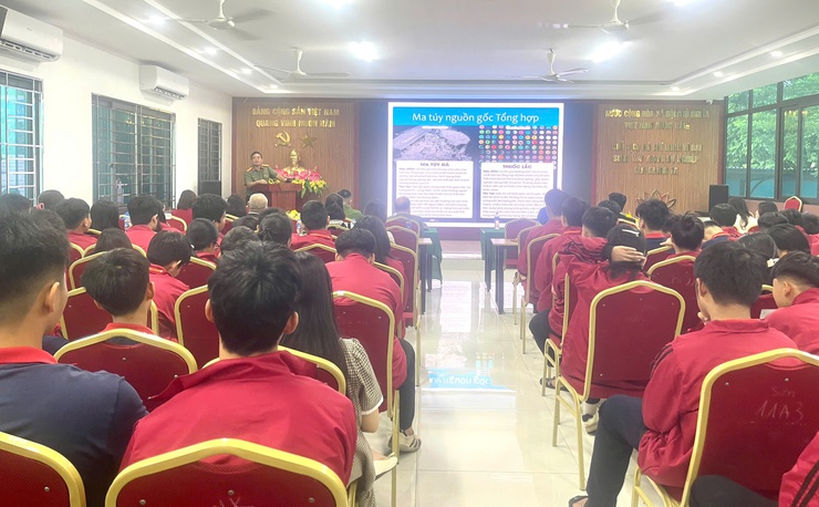 HỘI PHỤ NỮ XÃ VĨNH THANH PHỐI HỢP ĐOÀN THANH NIÊN TỔ CHỨC HỘI NGHỊ TUYÊN TRUYỀN PHÒNG, CHỐNG BẠO LỰC HỌC ĐƯỜNG, MA TÚY, XÂM HẠI PHỤ NỮ VÀ TRẺ EM- Ảnh 8.