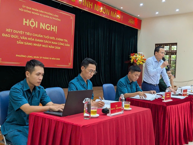 HỘI ĐỒNG NGHĨA VỤ QUÂN SỰ PHƯỜNG LÁNG, THÀNH PHỐ HÀ NỘI TỔ CHỨC HỘI NGHỊ XÉT DUYỆT TIÊU CHUẨN TUỔI ĐỜI, CHÍNH TRỊ, ĐẠO ĐỨC, VĂN HÓA NAM CÔNG DÂN SẴN SÀNG NHẬP NGŨ NĂM 2026- Ảnh 6.