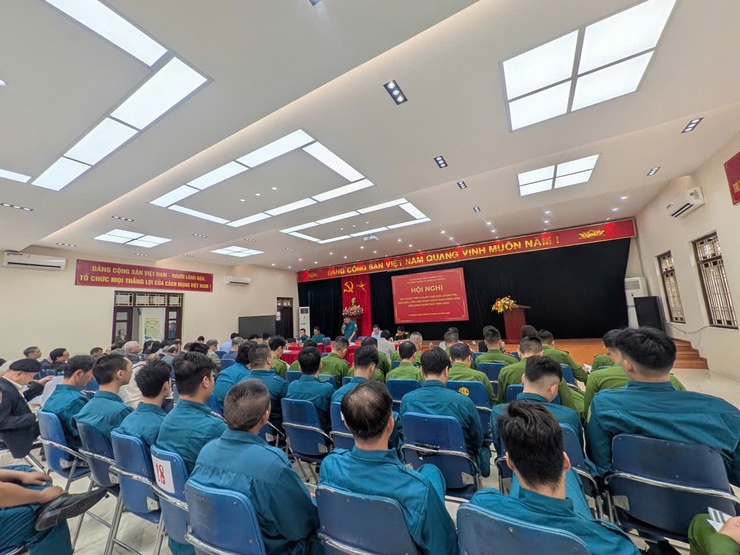 HỘI ĐỒNG NGHĨA VỤ QUÂN SỰ PHƯỜNG LÁNG, THÀNH PHỐ HÀ NỘI TỔ CHỨC HỘI NGHỊ XÉT DUYỆT TIÊU CHUẨN TUỔI ĐỜI, CHÍNH TRỊ, ĐẠO ĐỨC, VĂN HÓA NAM CÔNG DÂN SẴN SÀNG NHẬP NGŨ NĂM 2026- Ảnh 7.