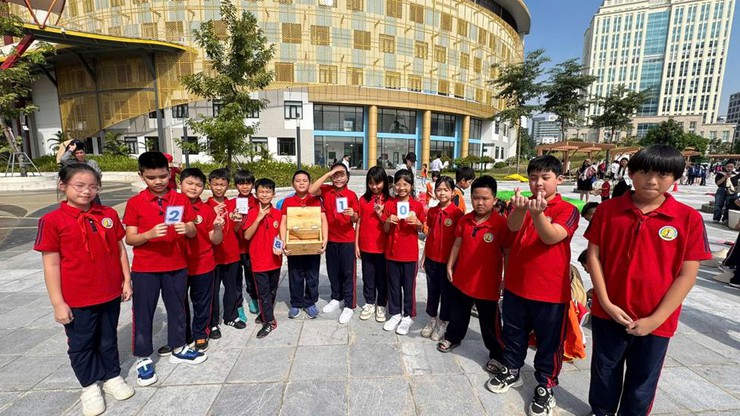 Học sinh Trường Tiểu học Thanh Xuân Nam sôi nổi tham gia cuộc thi"Em yêu khoa học – Tài năng công nghệ nhí" với chủ đề "Y tế tương lai" năm 2025

- Ảnh 9.