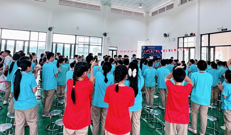 Trường THCS Vạn Phúc tổ chức giao lưu văn hoá – học tập quốc tế với học sinh Singapore- Ảnh 8.