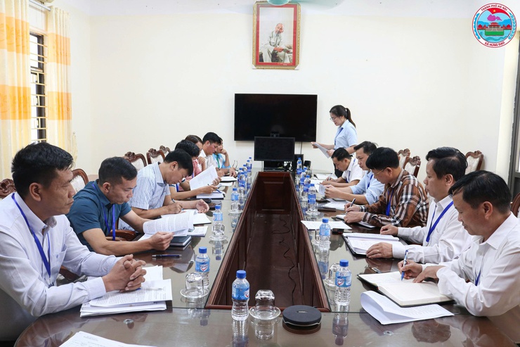 BAN KINH TẾ - NGÂN SÁCH HĐND XÃ HƯNG ĐẠO TRIỂN KHAI GIÁM SÁT CÔNG TÁC BẢO VỆ MÔI TRƯỜNG NĂM 2025- Ảnh 2.