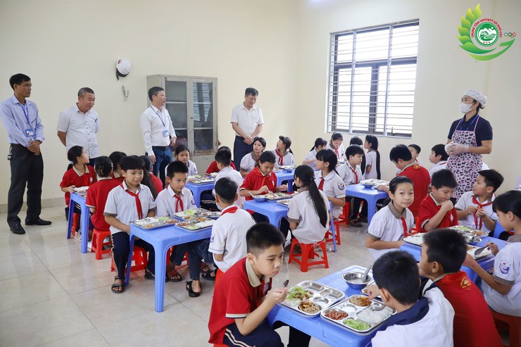 Ban Văn hóa – xã hội HĐND xã Phú Cát khảo sát công tác bán trú tại trường Tiểu học Đông Yên B- Ảnh 10.