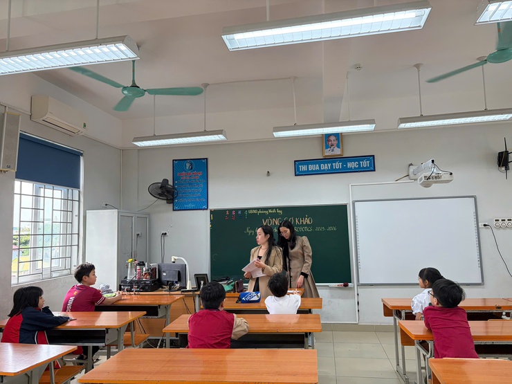Phường Vĩnh Tuy tổ chức xét chọn đội tham gia “Ngày hội Tiếng Anh STEM Robotics” cấp Tiểu học năm học 2025-2026- Ảnh 1.