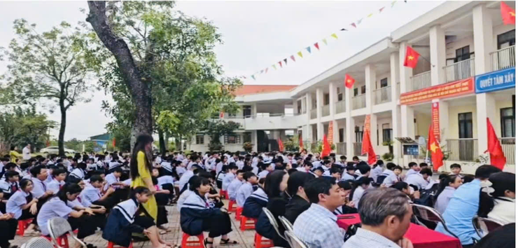 UBND XÃ DÂN HÒA TỔ CHỨC THÀNH CÔNG LỄ PHÁT ĐỘNG ĐIỂM HƯỞNG ỨNG “ NGÀY PHÁP LUẬT NƯỚC CỘNG HOÀ XÃ HỘI CHỦ NGHĨA VIỆT NAM”  NĂM 2025
- Ảnh 3.
