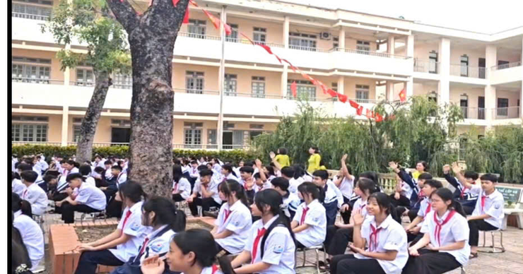 UBND XÃ DÂN HÒA TỔ CHỨC THÀNH CÔNG LỄ PHÁT ĐỘNG ĐIỂM HƯỞNG ỨNG “ NGÀY PHÁP LUẬT NƯỚC CỘNG HOÀ XÃ HỘI CHỦ NGHĨA VIỆT NAM”  NĂM 2025
- Ảnh 6.