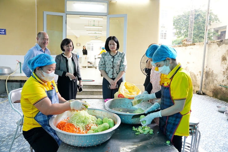 Giám sát công tác triển khai nhiệm vụ năm học 2025-2026 tại các trường học trên địa bàn- Ảnh 1.