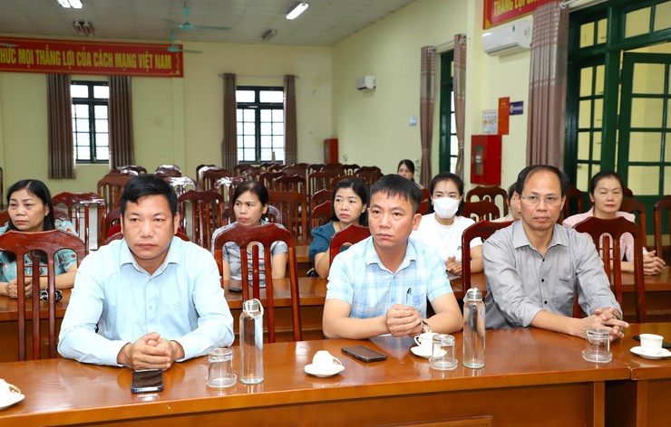 Yên Xuân: Hội nghị công bố và trao quyết định về công tác cán bộ- Ảnh 4.