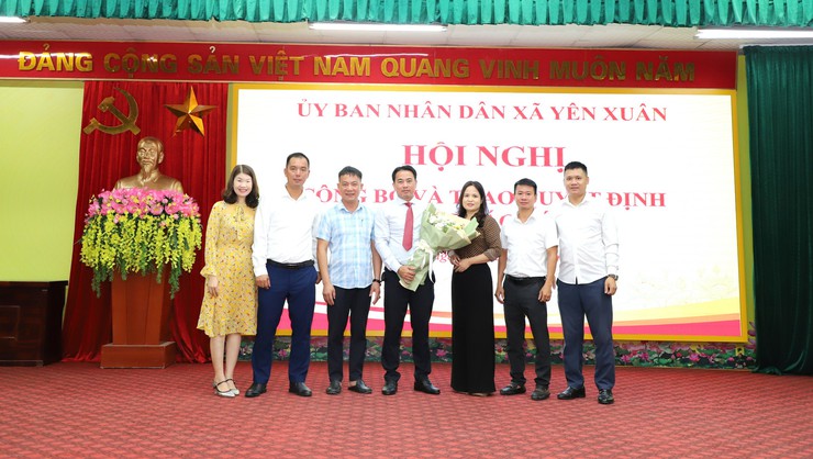 Yên Xuân: Hội nghị công bố và trao quyết định về công tác cán bộ- Ảnh 10.