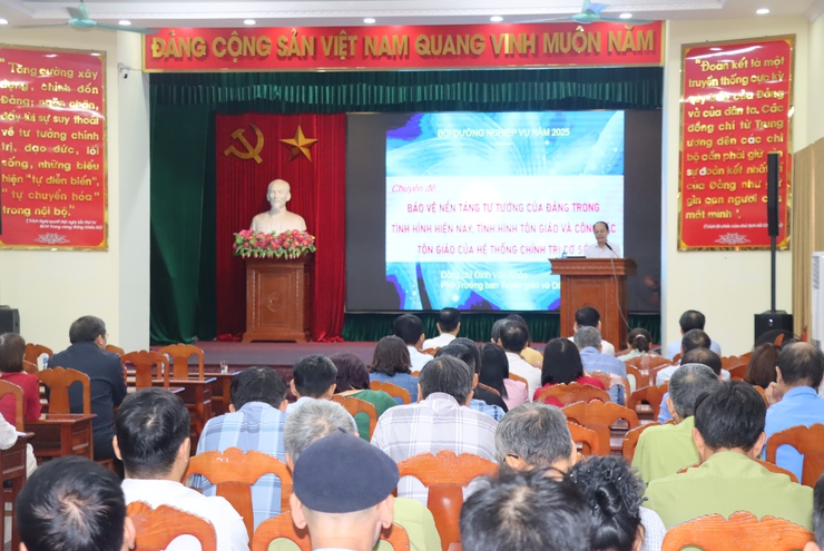 Lớp tập huấn bồi dưỡng nghiệp vụ công tác tuyên giáo – dân vận của Đảng năm 2025- Ảnh 3.