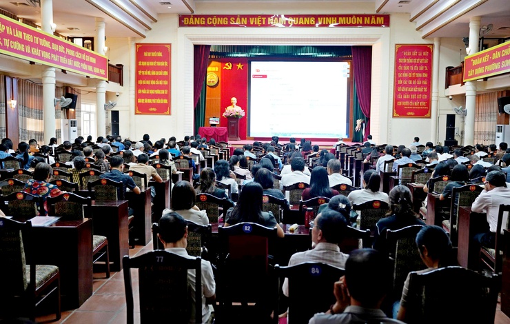 Tập huấn ứng dụng Sổ tay đảng viên điện tử trong toàn Đảng- Ảnh 1.