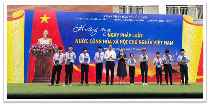 UBND XÃ ĐÔNG ANH TỔ CHỨC THÀNH CÔNG BUỔI LỄ HƯỞNG ỨNG “NGÀY PHÁP LUẬT NƯỚC CỘNG HÒA XÃ HỘI CHỦ NGHĨA VIỆT NAM” NĂM 2025- Ảnh 2.