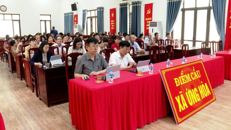 ỨNG HÒA THAM DỰ TẬP HUẤN CÀI ĐẶT ỨNG DỤNG SỔ TAY ĐẢNG VIÊN ĐIỆN TỬ VÀ PHẦN MỀM CƠ SỞ DỮ LIỆU ĐẢNG VIÊN 3.0.- Ảnh 1.