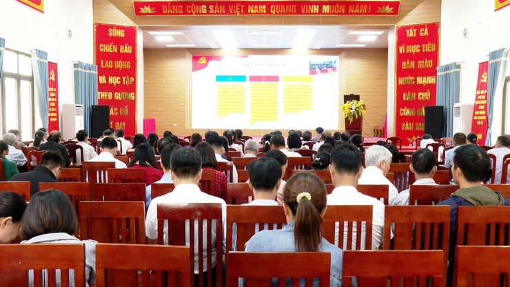 ỨNG HÒA THAM DỰ TẬP HUẤN CÀI ĐẶT ỨNG DỤNG SỔ TAY ĐẢNG VIÊN ĐIỆN TỬ VÀ PHẦN MỀM CƠ SỞ DỮ LIỆU ĐẢNG VIÊN 3.0.- Ảnh 4.