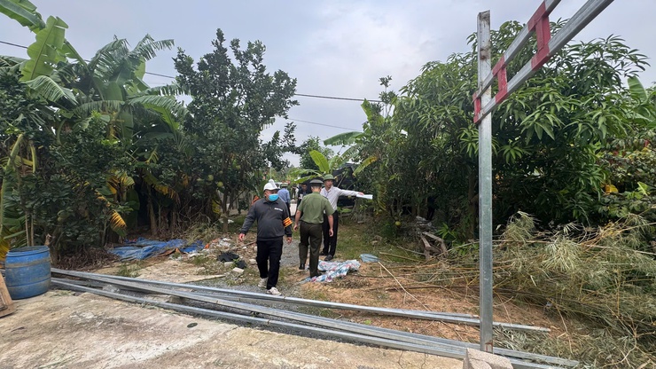 UBND xã Tam Hưng tổ chức cưỡng chế, buộc thực hiện biện pháp khắc phục hậu quả các công trình vi phạm trật tự xây dựng- Ảnh 8.