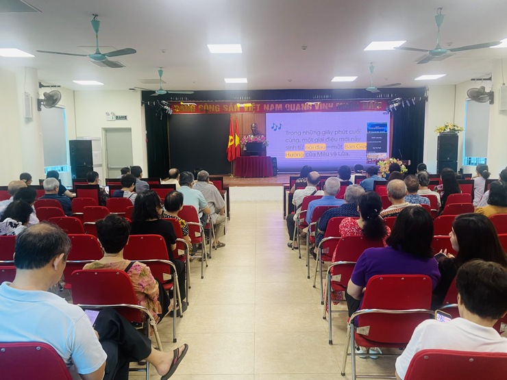 Tổ chuyển đổi số cộng đồng phường Ba Đình tham gia tập huấn kỹ năng số- Ảnh 1.